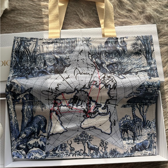 NWT DIOR 4-Piece Gift Set, Lotion, Lip Balm - Picture 6 of 8